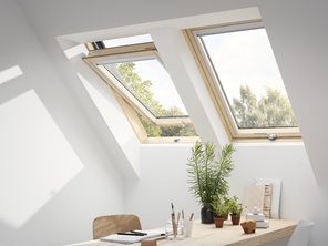 Stoglangis su rankena apačioje VELUX Standard Plus GLL 1061 B MK08