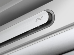 Stoglangis su rankena viršuje VELUX GLU 0051 MK06