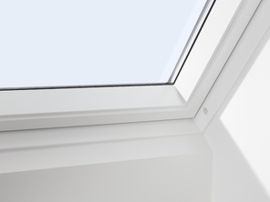 Stoglangis su rankena viršuje VELUX Standard Plus GLU 0061 PK08