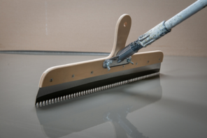 Grindų išlyginamasis mišinys KIILTO HardPlan (2-20 mm.) 20 Kg.