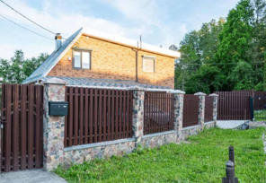 Tvoralentė 1,65 m Hanbud ASTRA RAL8017 MAT (Matinė)