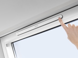 Stoglangis su rankena viršuje VELUX Standard GLU 0061 SK08