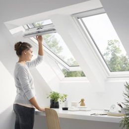 Stoglangis su rankena viršuje VELUX Standard Plus GLU 0061 CK02