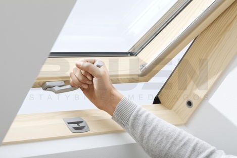 Stogo langai | Stoglangis su rankena apačioje VELUX GZL 1051 B FK06
