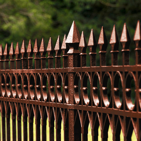 Dažai | Antikoroziniai metalo dažai ALPINA DIREKT AUF ROST, šokolado sp., RAL8017, 750 ml.